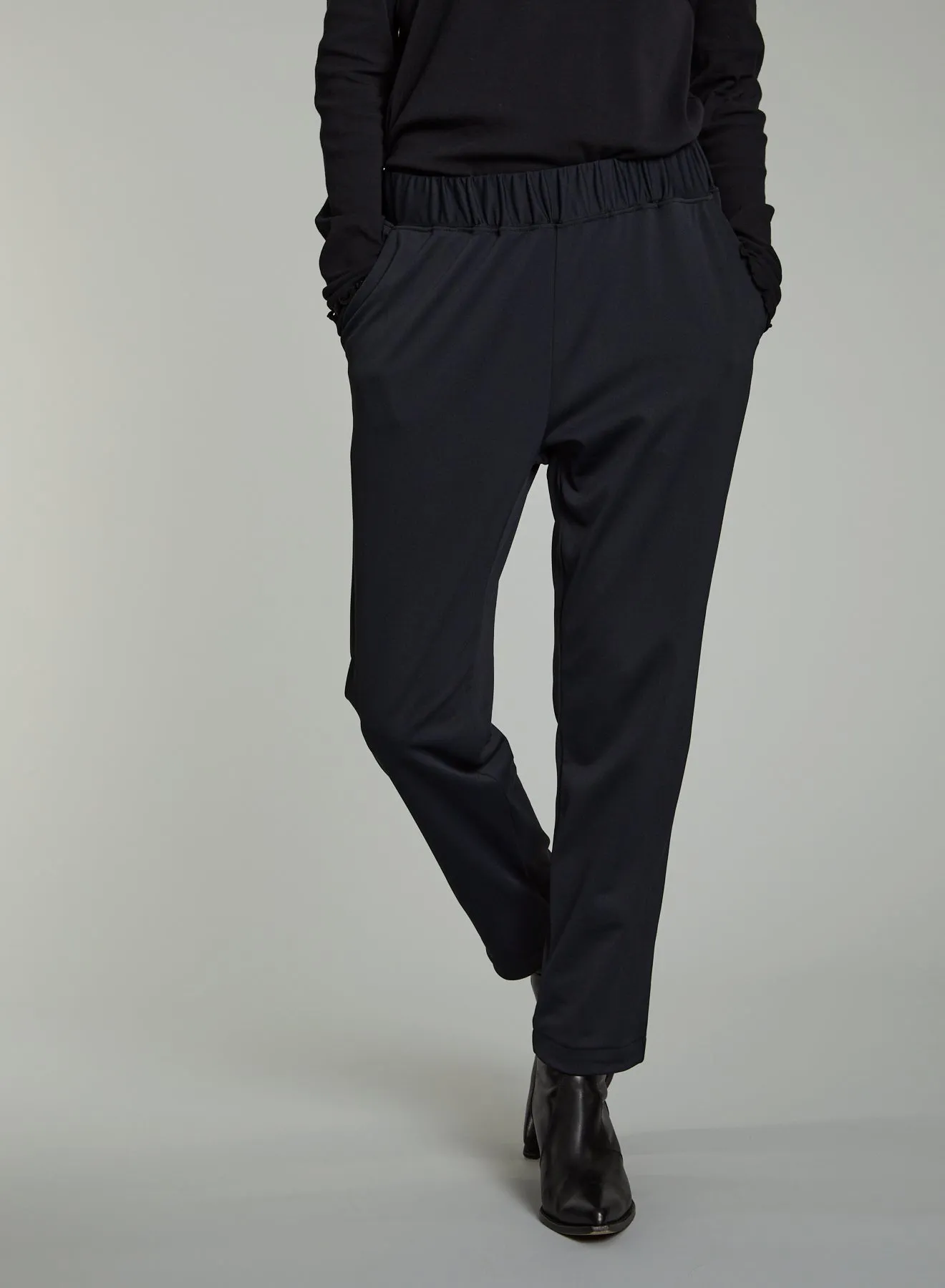 Lis Lareida Athleisure Pants Black